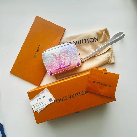 🔥 LOUIS VUITTON Monogram Spring In The City Wapity Case Sunrise Pastel - Picture 12 of 12